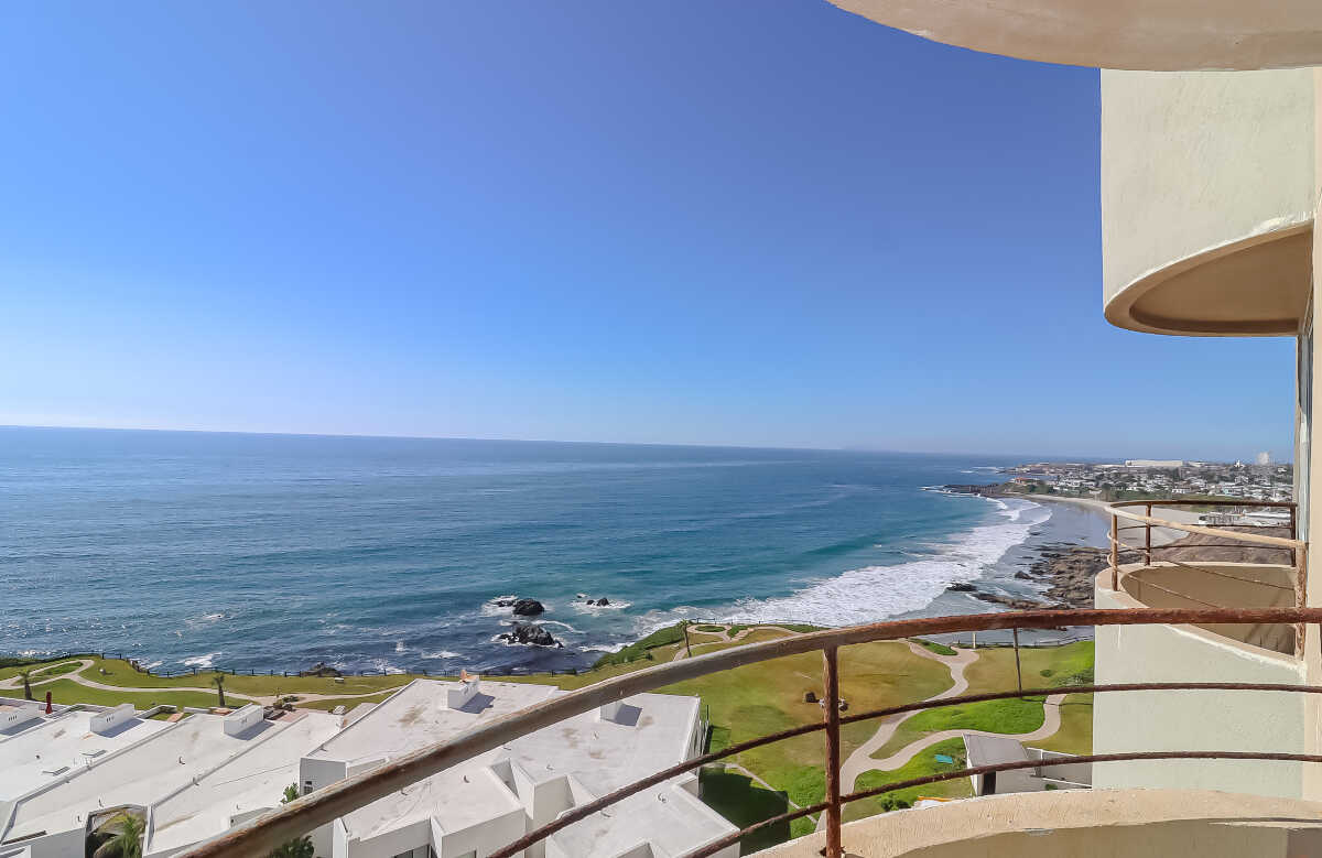 Modern & panoramic views 2-bedroom condo, 4th floor