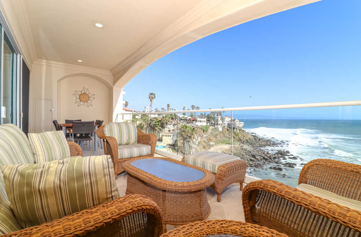 Cozy ocean view 2-bedroom condo, 5th floor