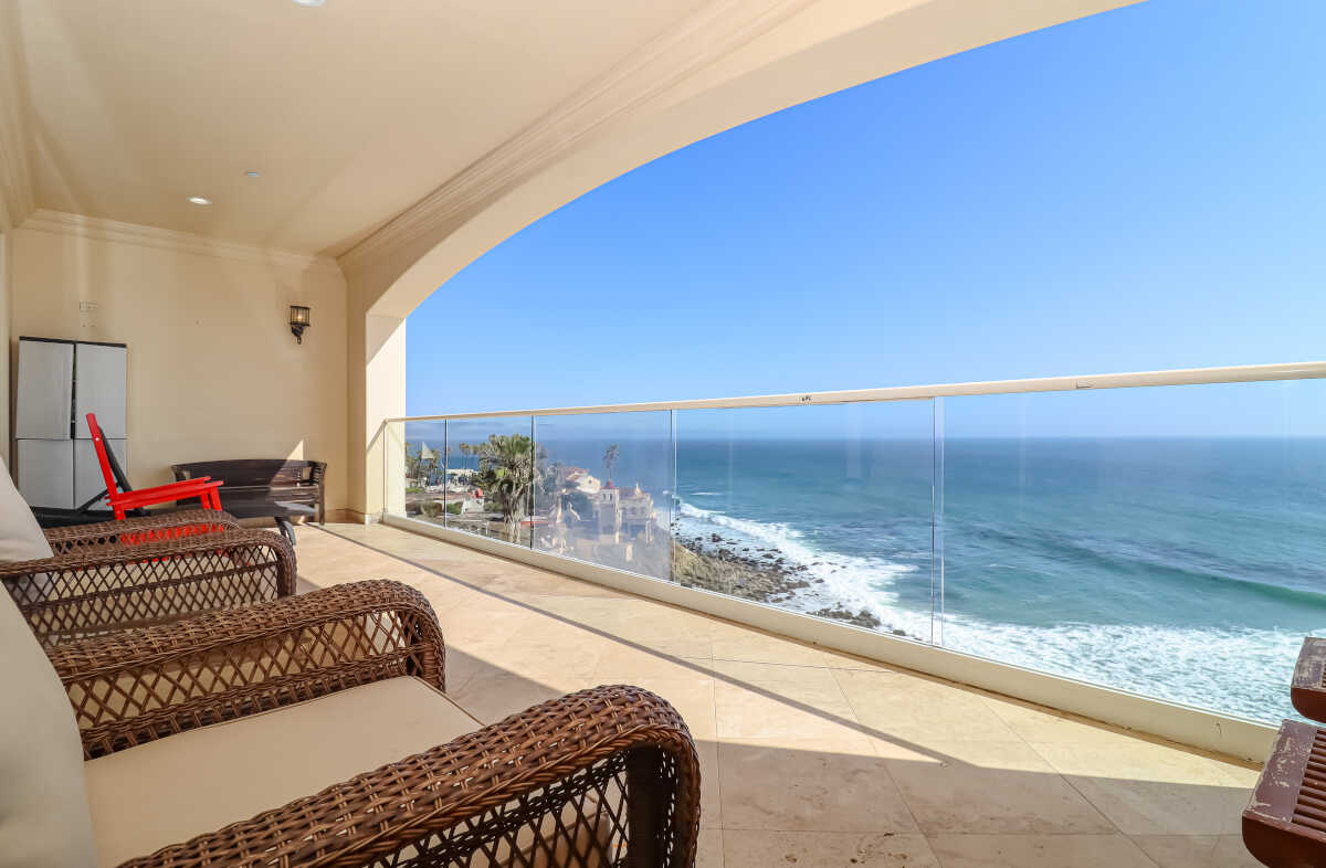 Charming 2-bedroom condo, 8th floor